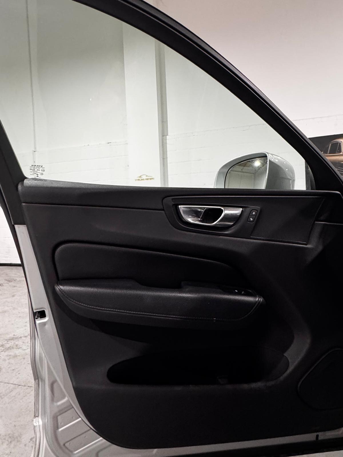 Used Volvo XC60 2018 for sale - 78158315: Photo 45