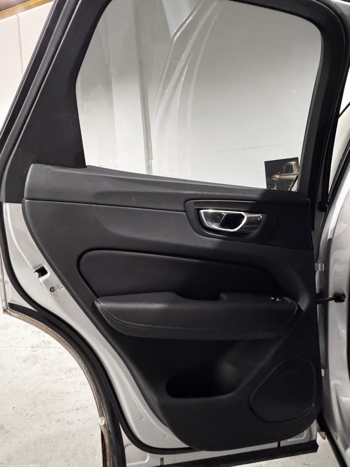 Used Volvo XC60 2018 for sale - 78158315: Photo 47