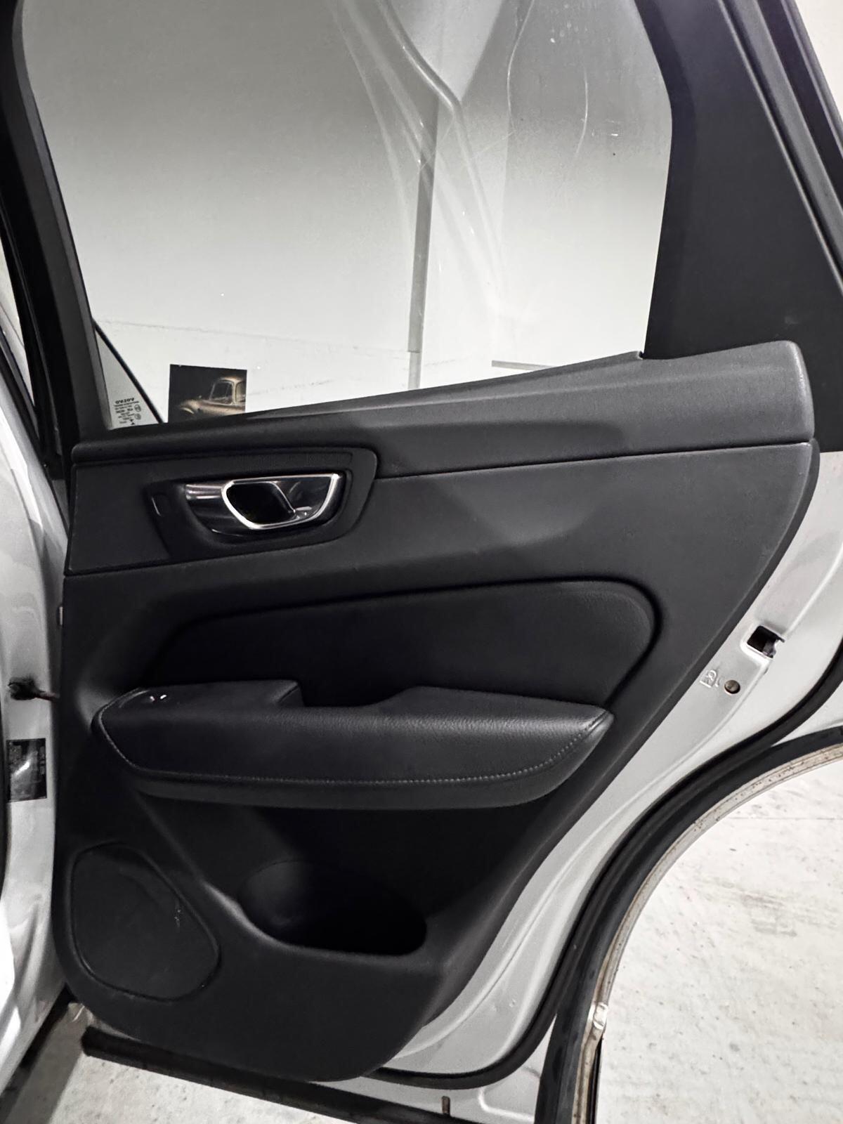 Used Volvo XC60 2018 for sale - 78158315: Photo 48