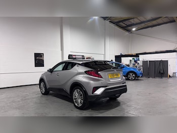 Used Toyota C-HR 2021 for sale - 78275473: Photo