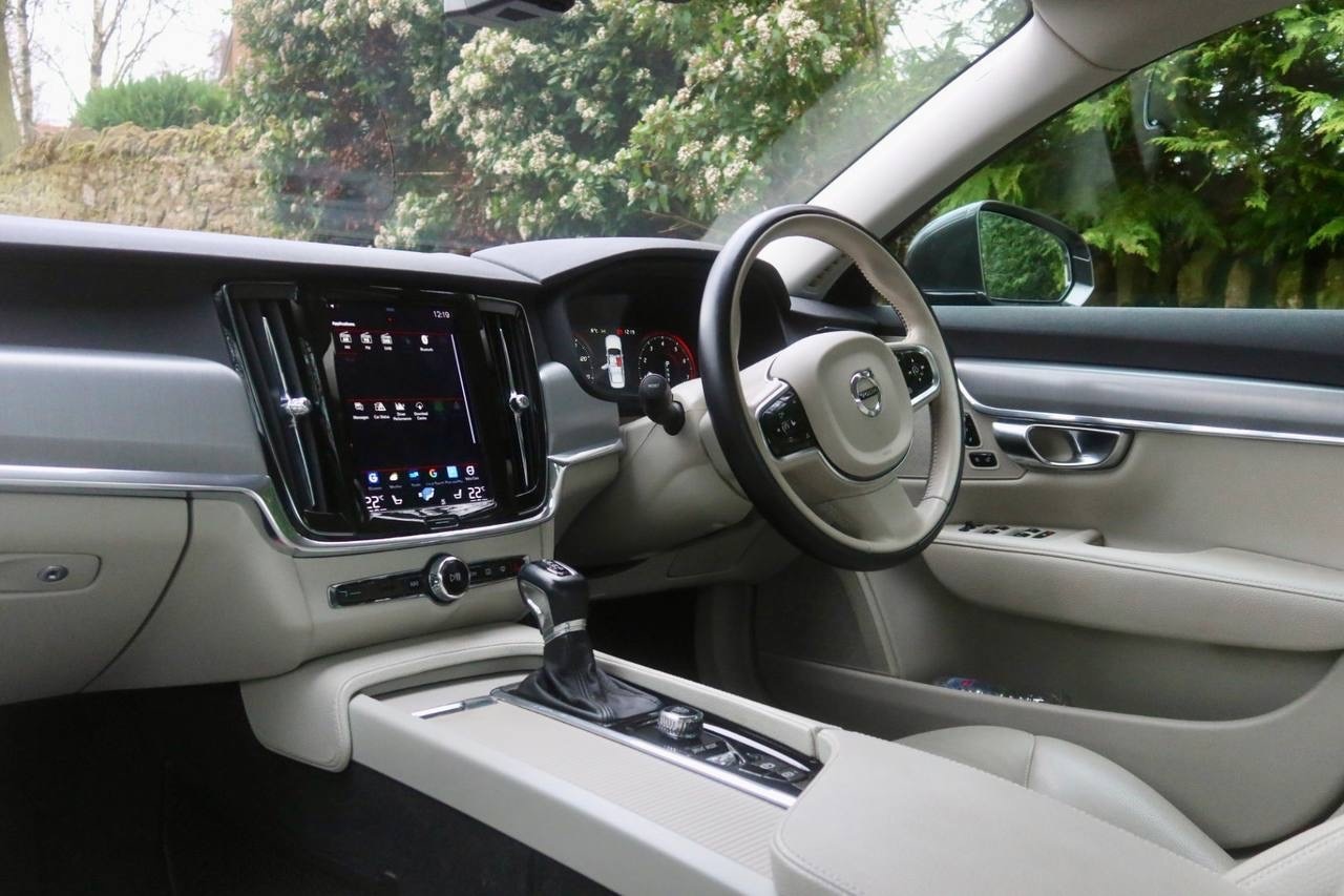 Used Volvo S90 2018 for sale - 77533607: Photo 2