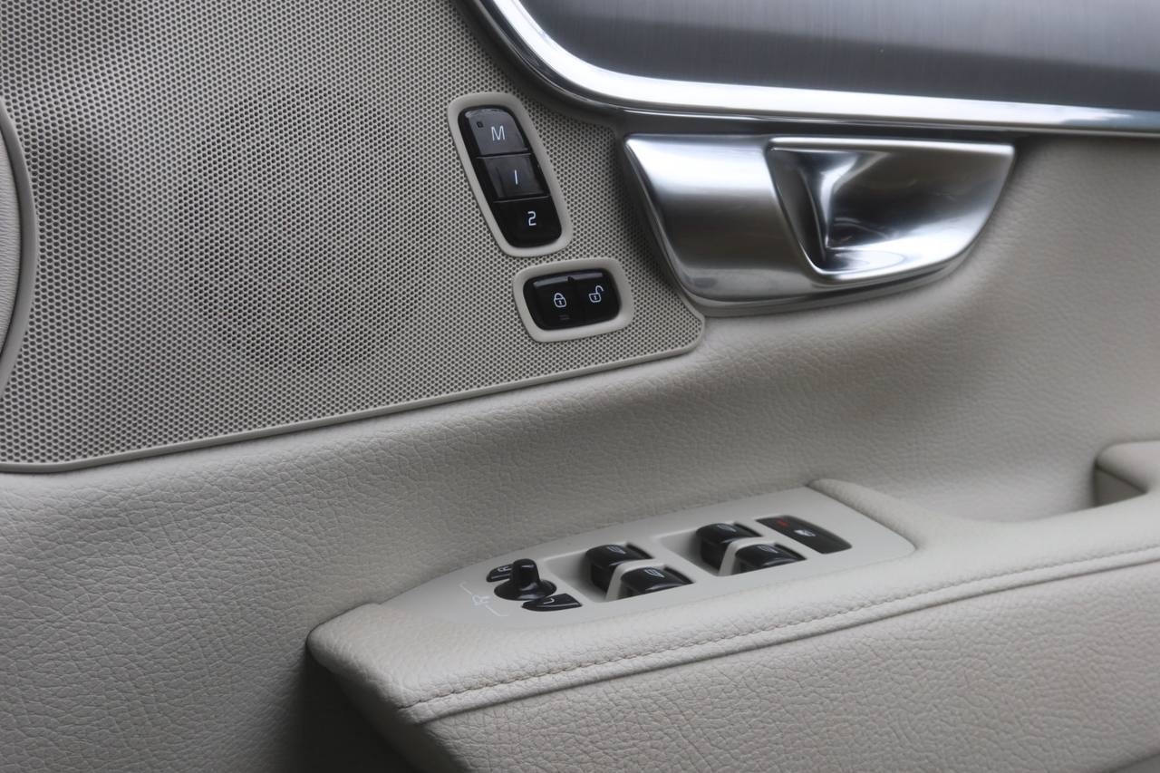 Used Volvo S90 2018 for sale - 77533607: Photo 60