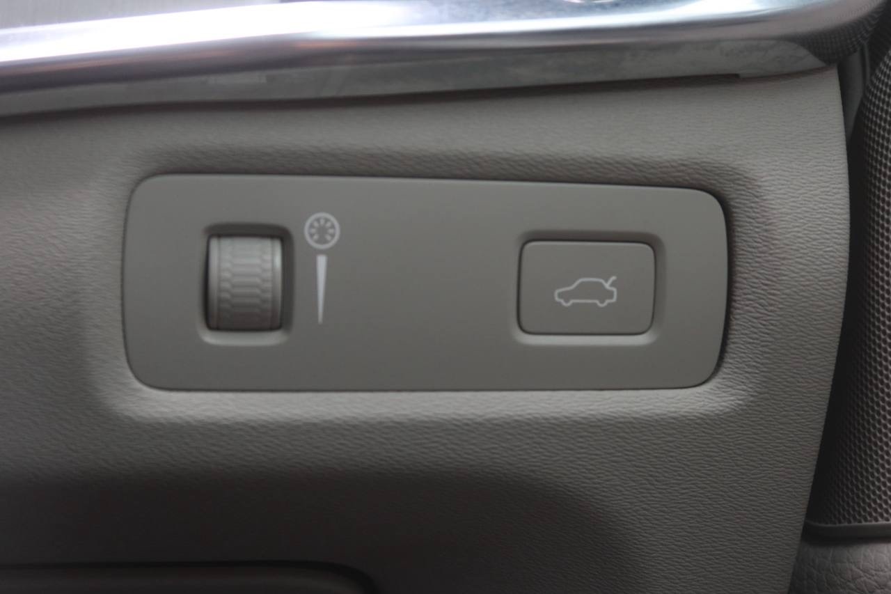 Used Volvo S90 2018 for sale - 77533607: Photo 62