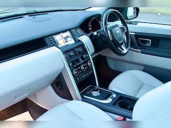 Used Land Rover Discovery Sport 2015 for sale - 79692648: Photo