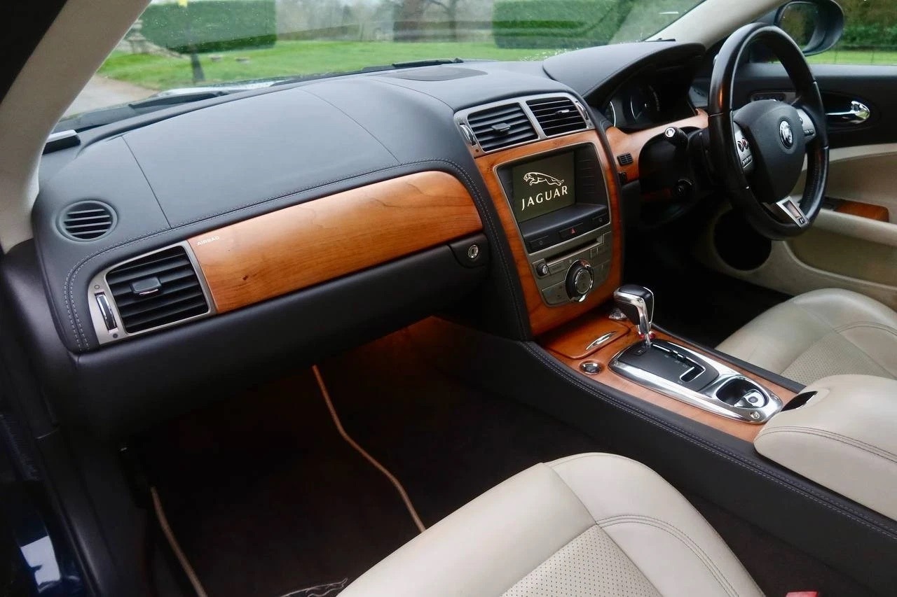 Used Jaguar XKR 2008 for sale - 77370726: Photo 14