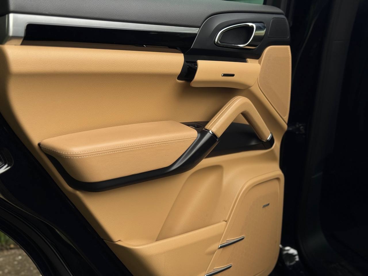 Used Porsche Cayenne 2016 for sale - 77610101: Photo 65