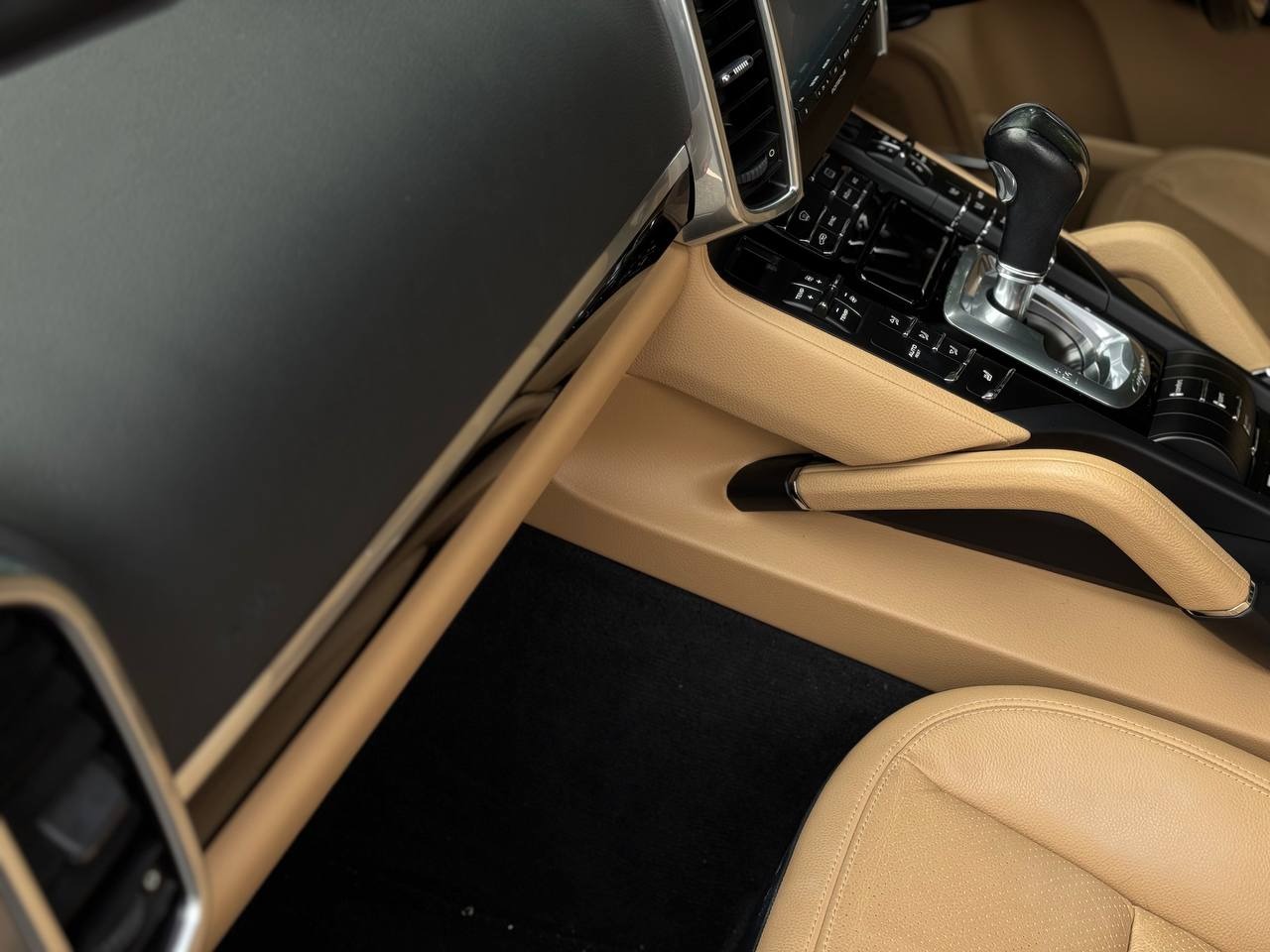 Used Porsche Cayenne 2016 for sale - 77610101: Photo 79