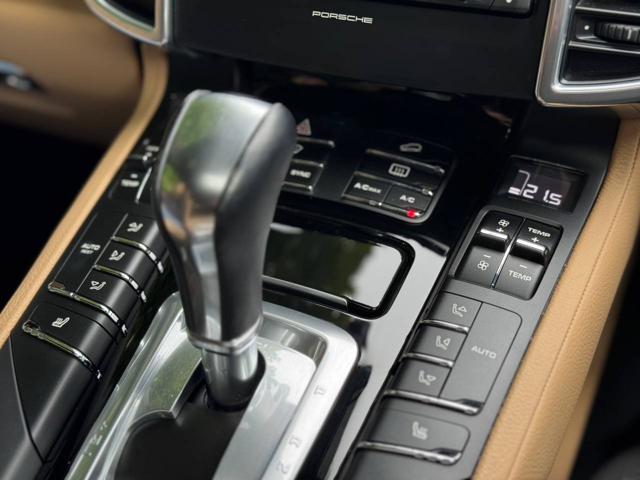 Used Porsche Cayenne 2016 for sale - 77610101: Photo 93