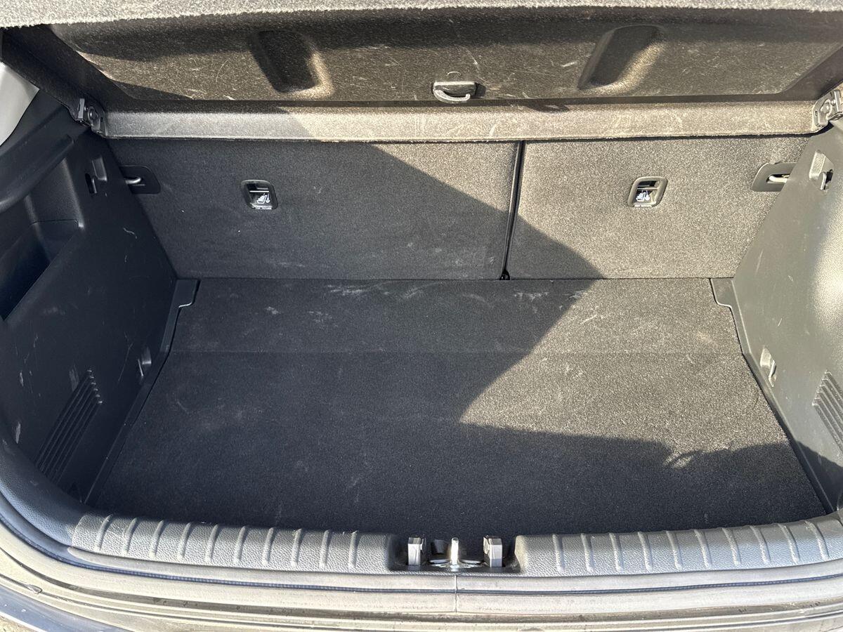 Used Kia Stonic 2023 for sale - 76294429: Photo 11