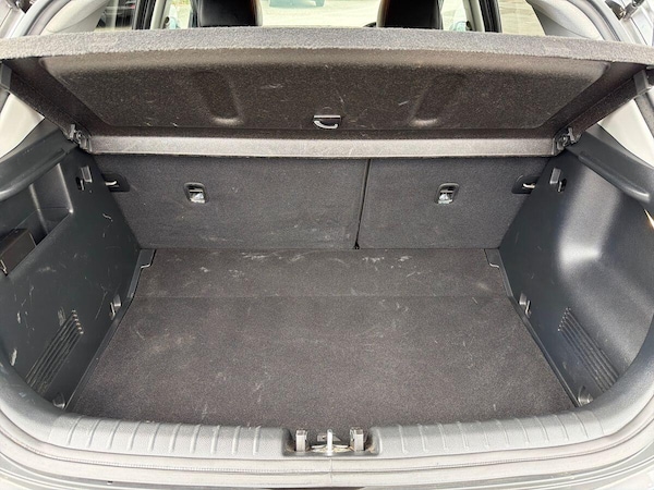 Used Kia Stonic 2023 for sale - 76294429: Photo 11