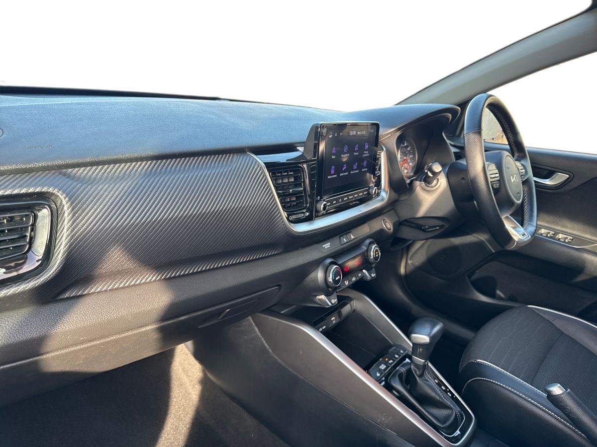 Used Kia Stonic 2023 for sale - 76294429: Photo 2