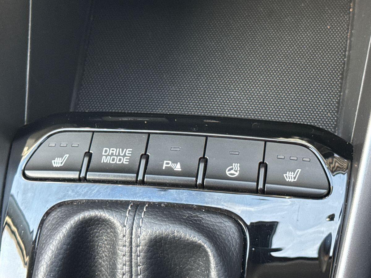 Used Kia Stonic 2023 for sale - 76294429: Photo 25