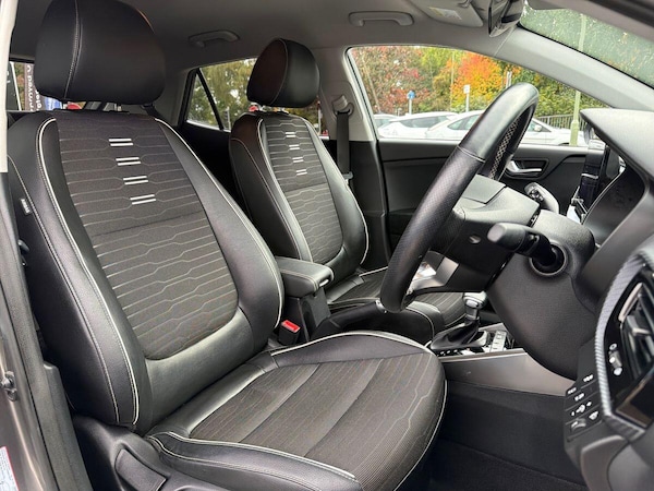 Used Kia Stonic 2023 for sale - 76294429: Photo 31