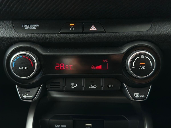 Used Kia Stonic 2023 for sale - 76294429: Photo 34