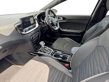 Used Kia Ceed 2025 for sale - 79396620: Photo
