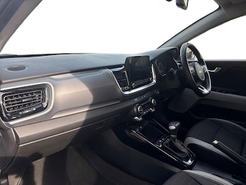 Used Kia Stonic 2022 for sale - 75780991: Photo