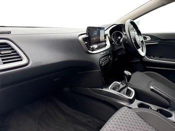 Used Kia Ceed 2021 for sale - 76432121: Photo