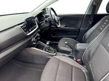 Used Kia Stonic 2024 for sale - 79295958: Photo