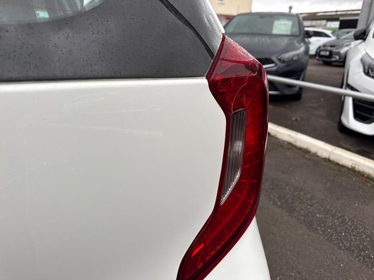 Used Kia Picanto 2023 for sale - 76521624: Photo 21