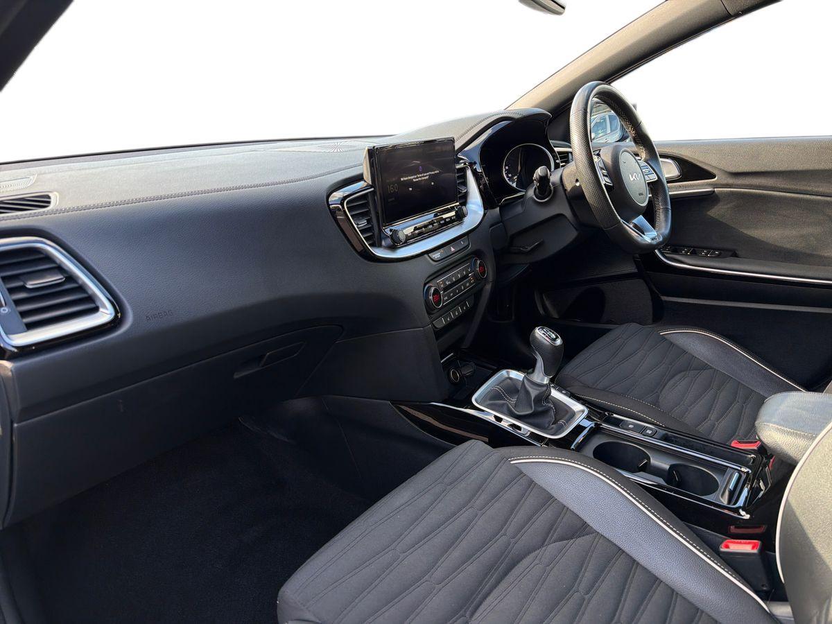 Used Kia XCeed 2023 for sale - 75949310: Photo 2