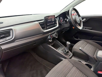 Used Kia Stonic 2023 for sale - 77549872: Photo