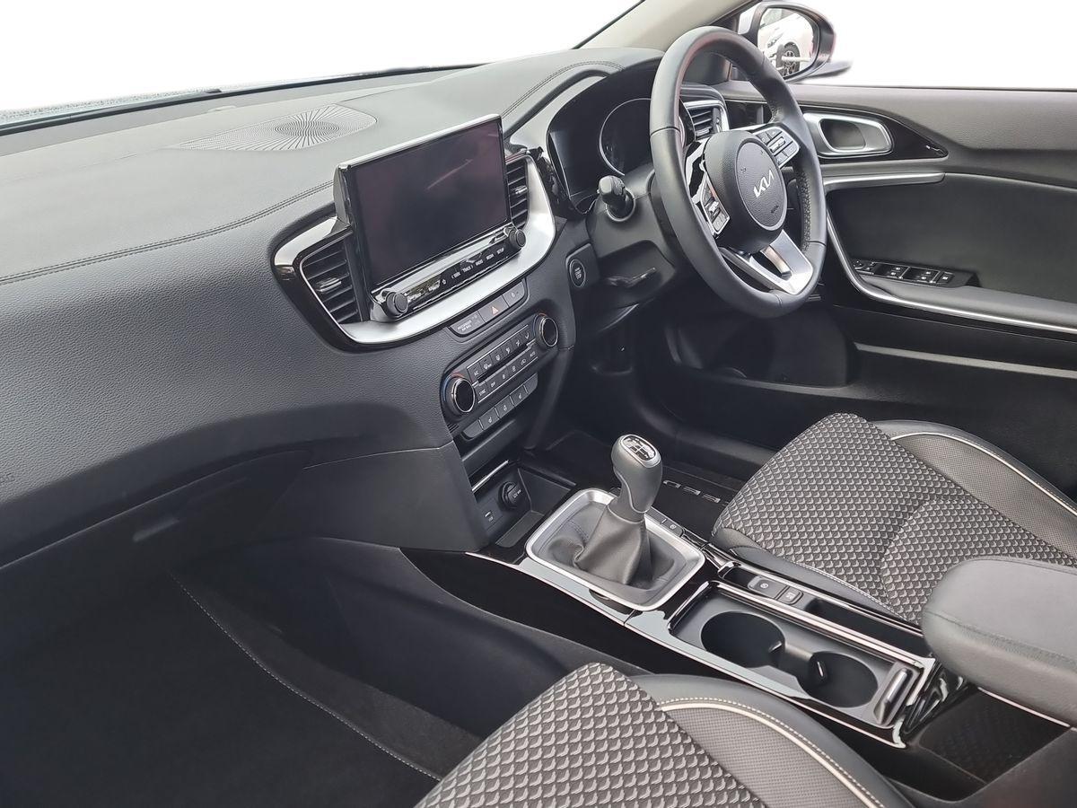 Used Kia Ceed 2025 for sale - 76995652: Photo 2