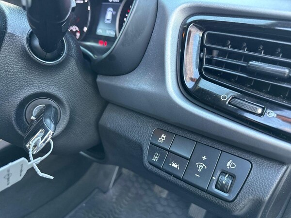 Used Kia Rio 2018 for sale - 76109620: Photo 31