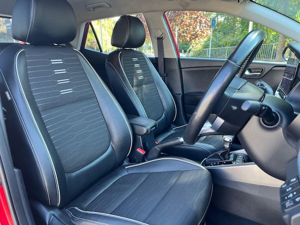 Used Kia Stonic 2024 for sale - 75658979: Photo 31