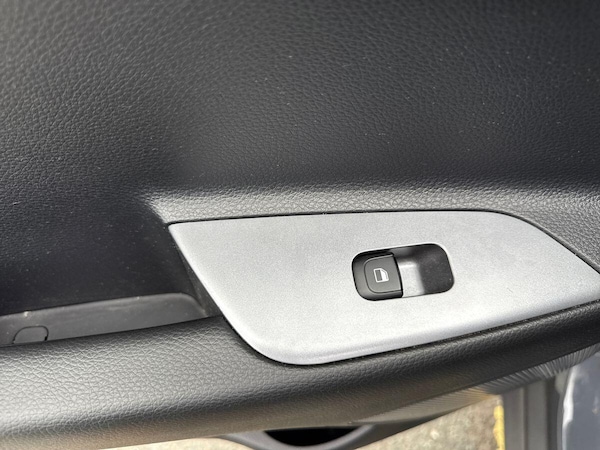 Used Kia Stonic 2022 for sale - 76247773: Photo 25
