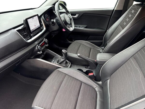 Used Kia Stonic 2022 for sale - 76247773: Photo 2