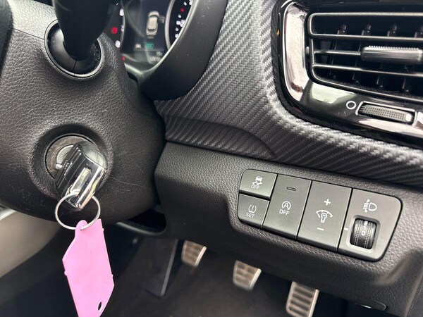 Used Kia Stonic 2022 for sale - 76247773: Photo 31