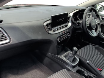 Used Kia Ceed 2025 for sale - 78855218: Photo