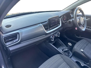 Used Kia Stonic 2023 for sale - 78417099: Photo