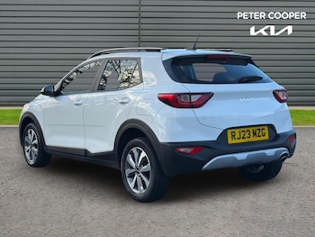 Used Kia Stonic 2023 for sale - 77624873: Photo