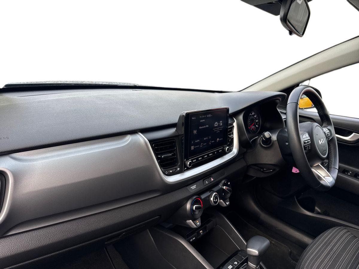 Used Kia Stonic 2023 for sale - 76634295: Photo 2