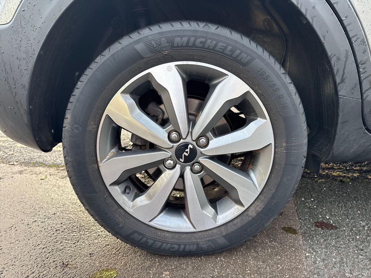 Used Kia Stonic 2023 for sale - 76634295: Photo 5