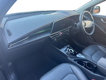 Used Kia Niro 2023 for sale - 75657944: Photo 2