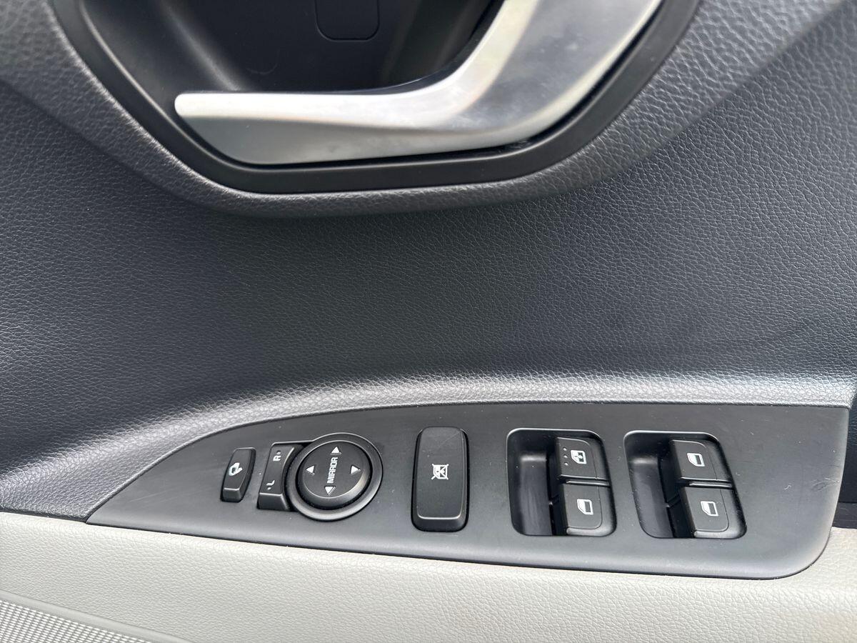 Used Kia Stonic 2021 for sale - 76936693: Photo 30