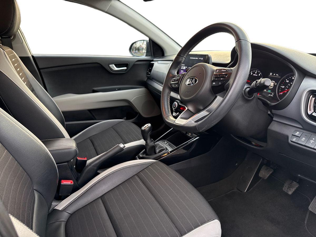 Used Kia Stonic 2021 for sale - 76936693: Photo 6