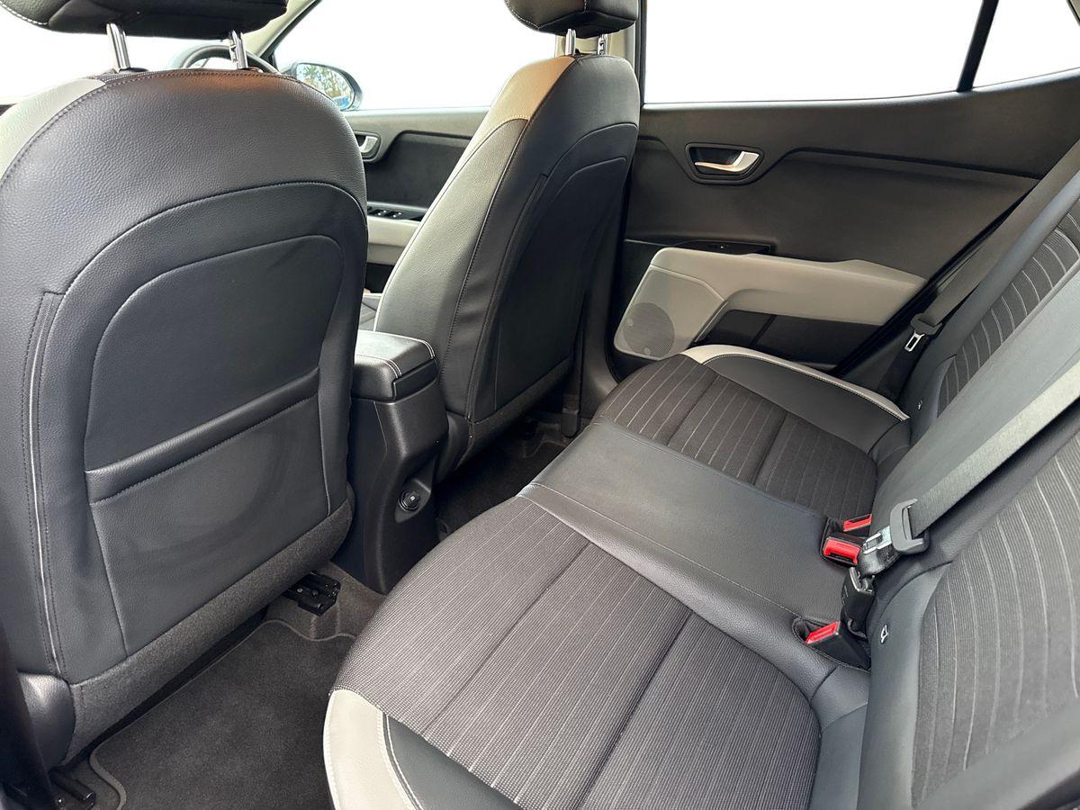 Used Kia Stonic 2021 for sale - 76936693: Photo 8