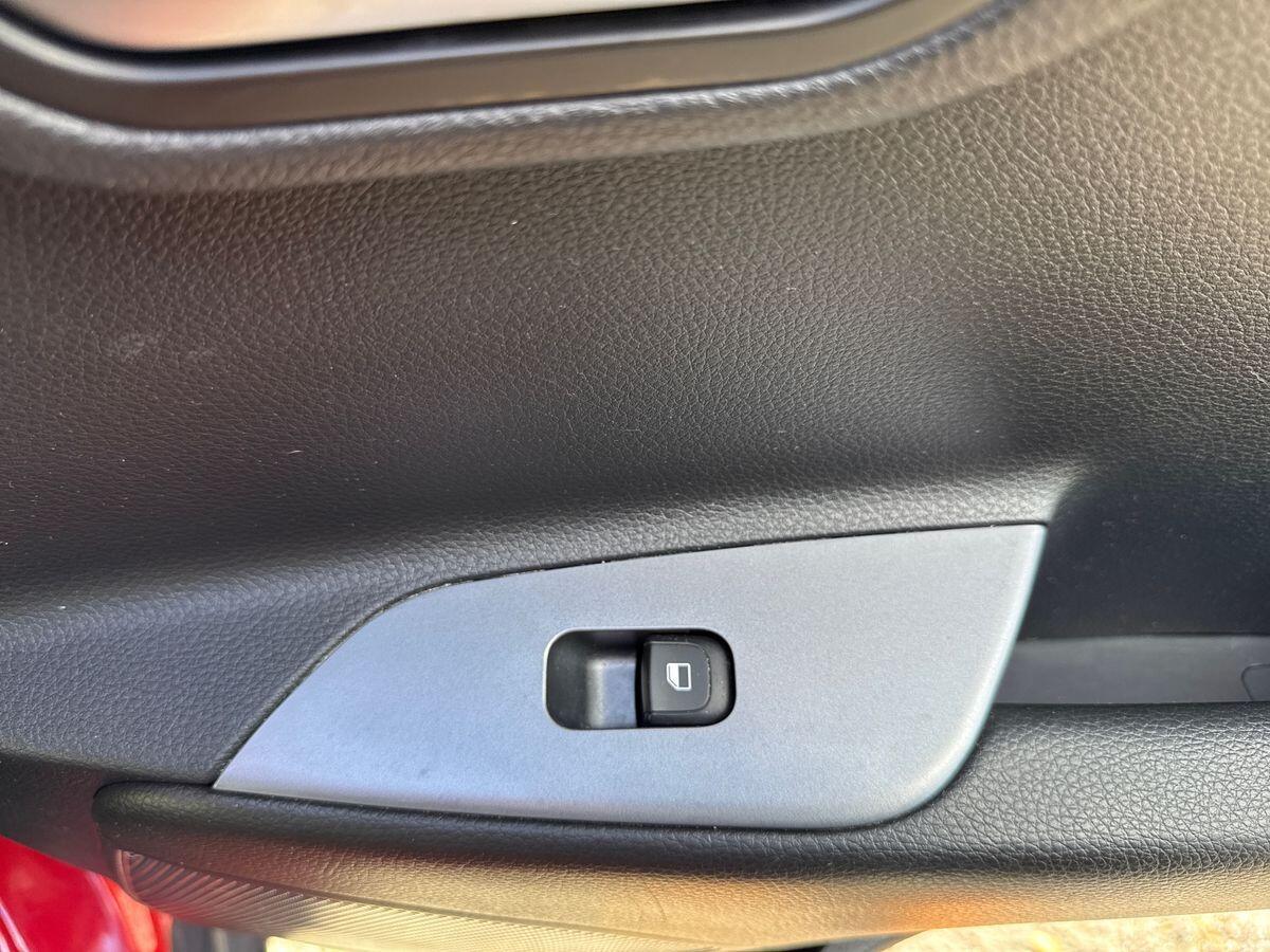 Used Kia Stonic for sale - 76094538: Photo 11