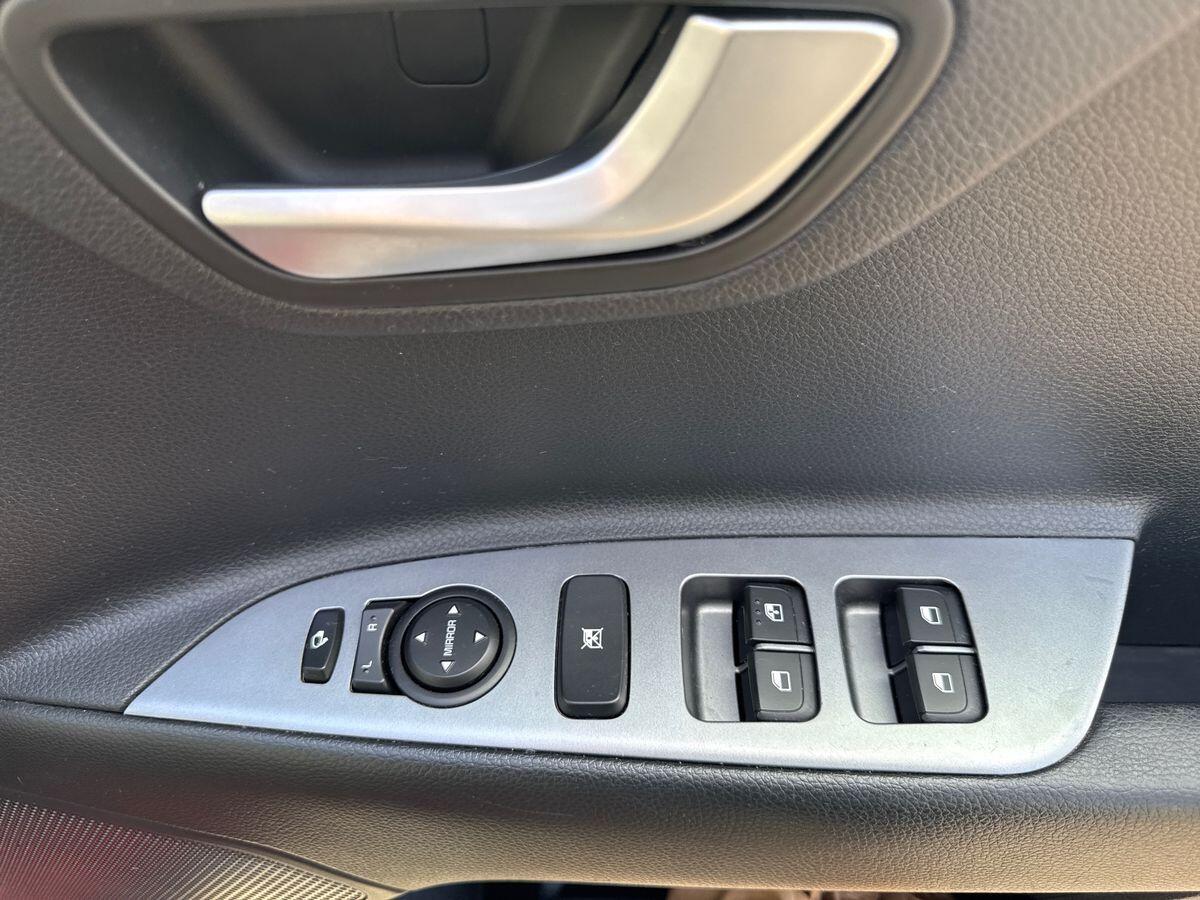 Used Kia Stonic for sale - 76094538: Photo 32