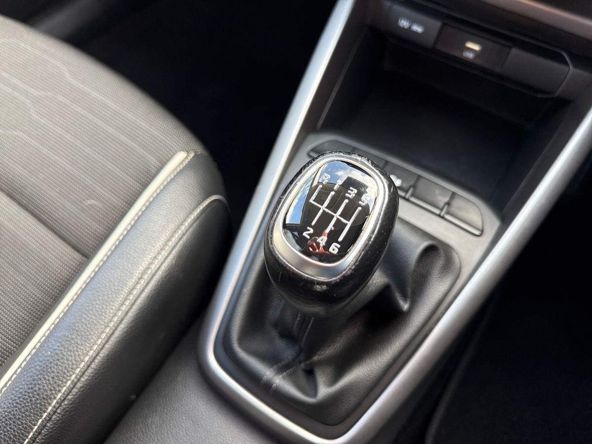 Used Kia Stonic for sale - 76094538: Photo 9