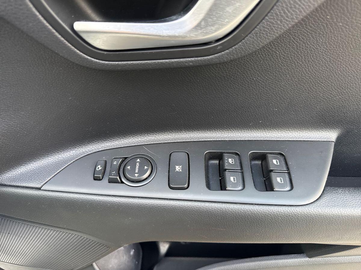 Used Kia Stonic for sale - 77824780: Photo 29