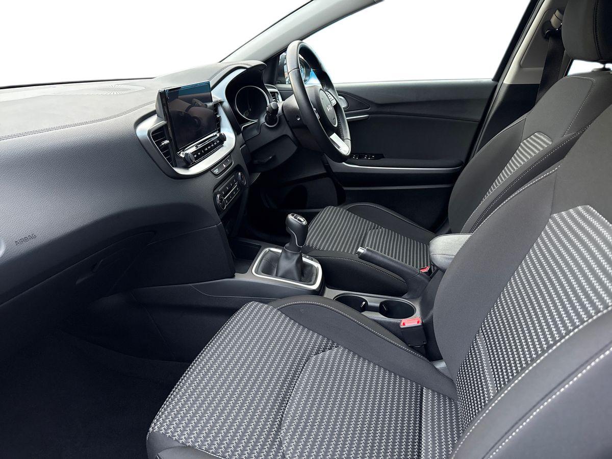 Used Kia Ceed 2024 for sale - 76388792: Photo 2