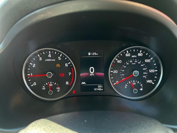 Used Kia Stonic 2023 for sale - 75677458: Photo 17