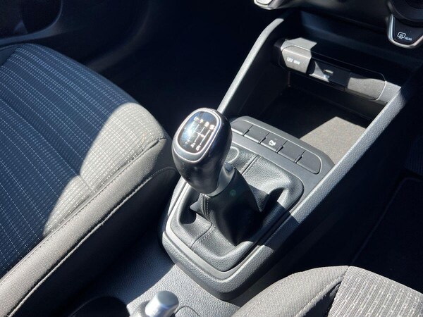 Used Kia Stonic 2023 for sale - 75677458: Photo 18