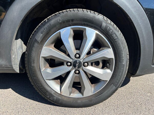 Used Kia Stonic 2023 for sale - 75677458: Photo 5