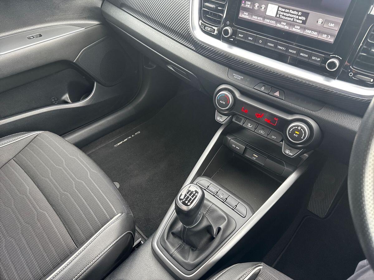 Used Kia Stonic 2023 for sale - 76121632: Photo 18