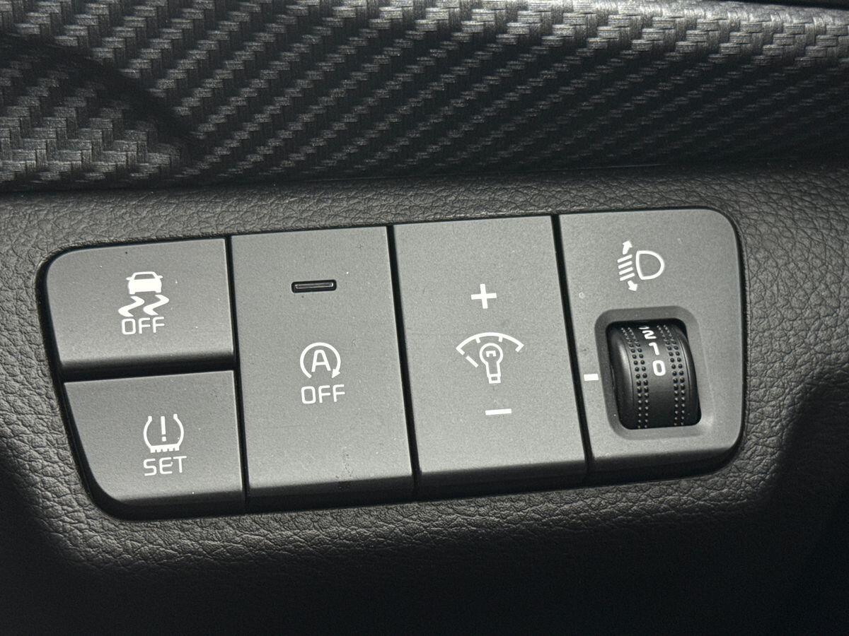 Used Kia Stonic 2023 for sale - 76121632: Photo 30